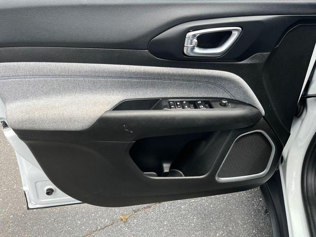 Photo of 2024 Bright White Clearcoat Jeep Compass