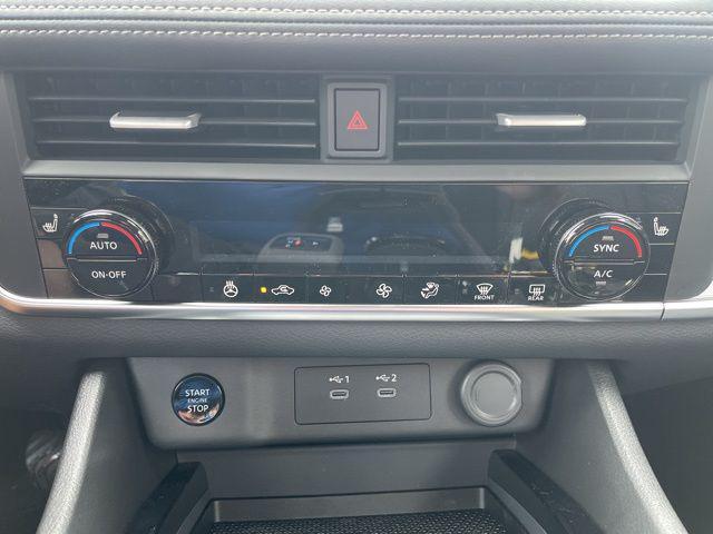 Photo of 2026 Super Black Nissan Rogue