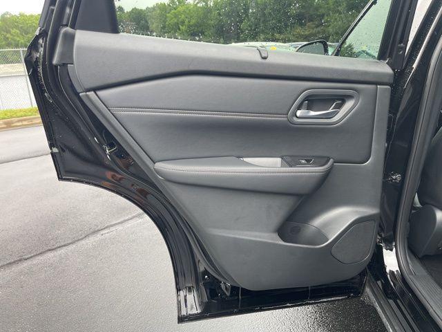 Photo of 2026 Super Black Nissan Rogue