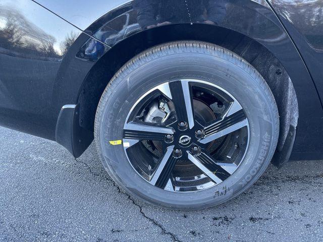 Photo of 2025 Super Black Nissan Sentra