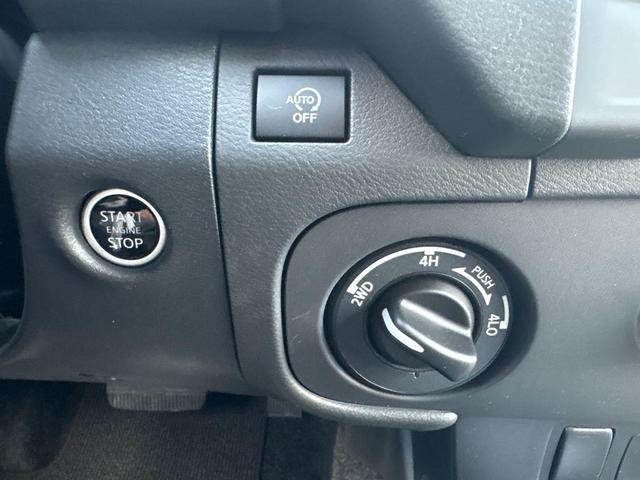 Photo of 2025 Glacier White Nissan Frontier