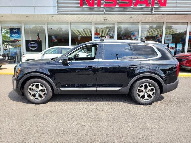 Photo of 2022 Ebony Black Kia Telluride