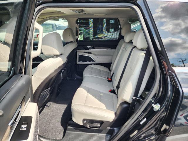 Photo of 2022 Ebony Black Kia Telluride