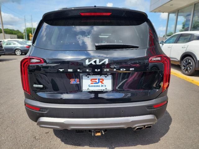 Photo of 2022 Ebony Black Kia Telluride
