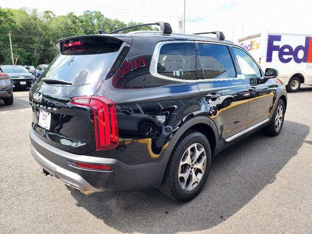 Photo of 2022 Ebony Black Kia Telluride