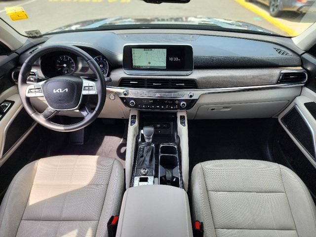 Photo of 2022 Ebony Black Kia Telluride