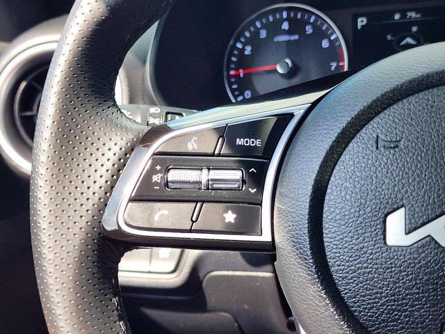 Photo of 2022 Snow White Pearl Kia Forte