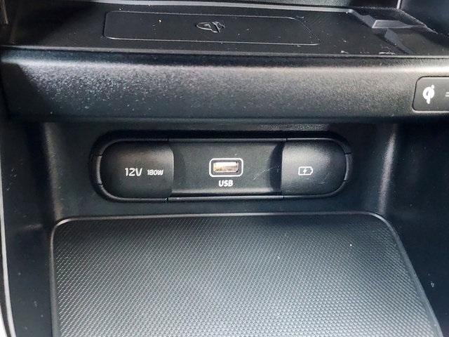 Photo of 2022 Snow White Pearl Kia Forte