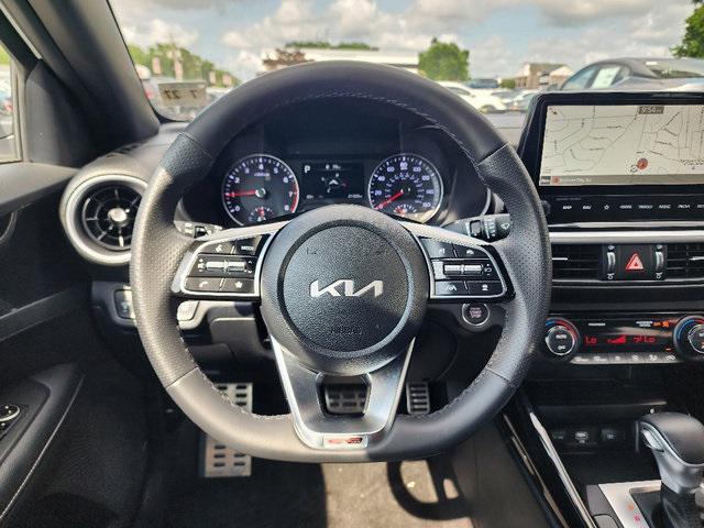 Photo of 2022 Snow White Pearl Kia Forte
