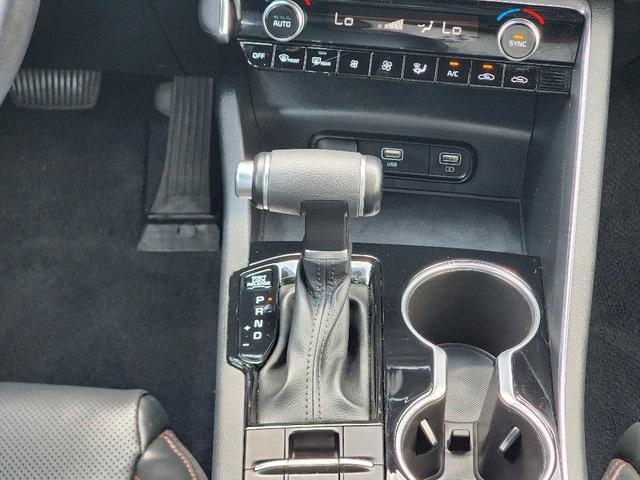 Photo of 2023 Glacial White Pearl Kia K5