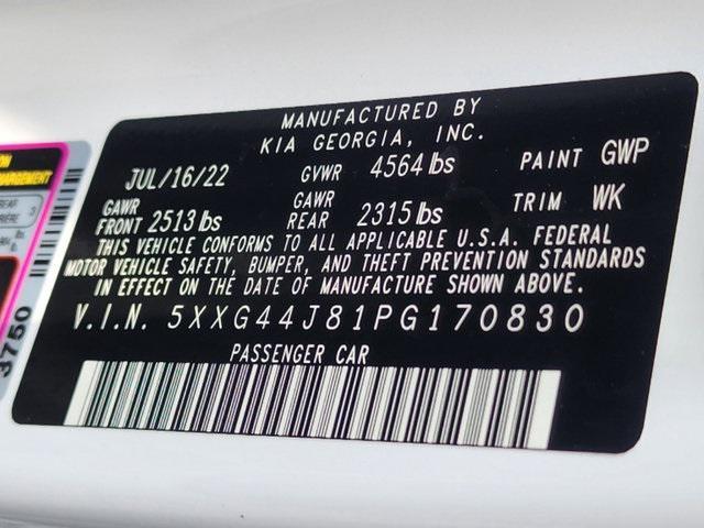 Photo of 2023 Glacial White Pearl Kia K5