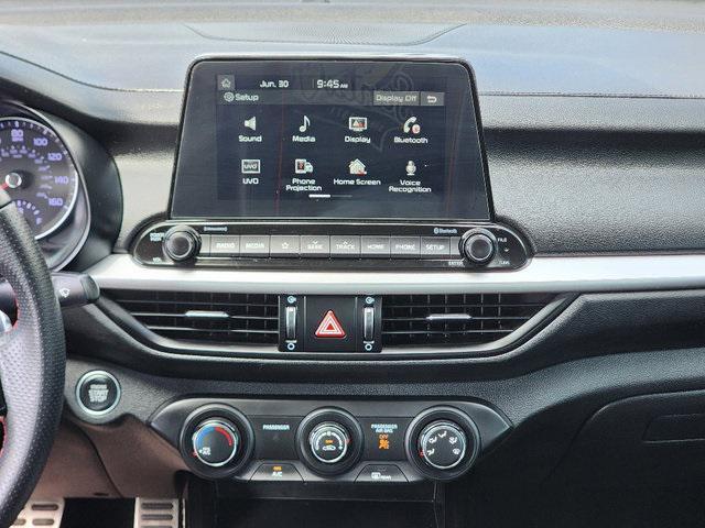 Photo of 2020 Currant Red Kia Forte