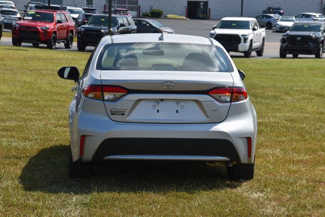 Photo of 2022 Classic Silver Metallic Toyota Corolla