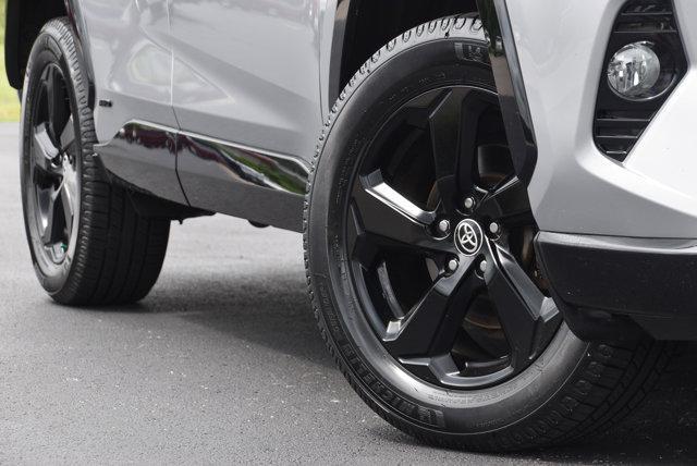 Photo of 2021 Silver Sky Metallic/Midnight Black Metallic Toyota RAV4 Hybrid