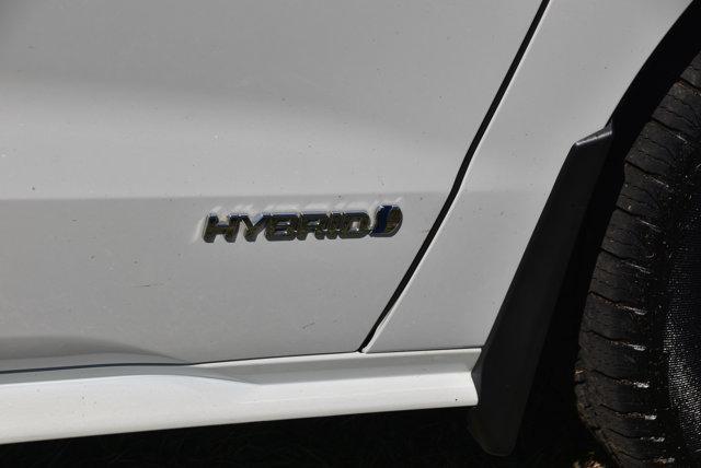 Photo of 2021 Blizzard Pearl Toyota Sienna