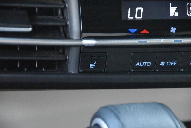 Photo of 2021 Blizzard Pearl Toyota Sienna