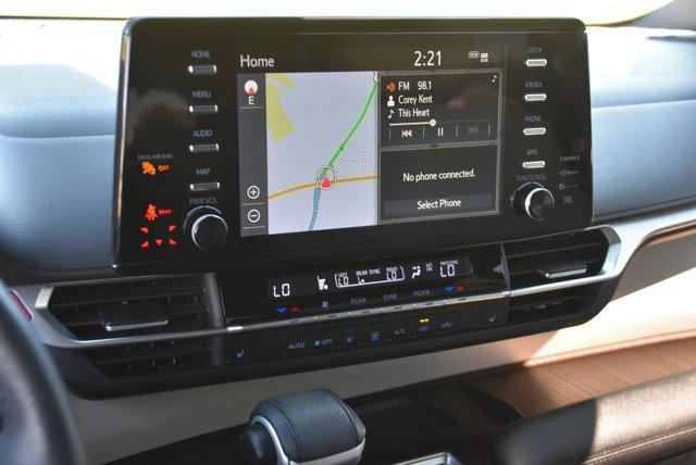 Photo of 2021 Blizzard Pearl Toyota Sienna