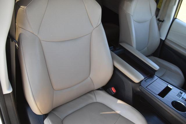 Photo of 2021 Blizzard Pearl Toyota Sienna
