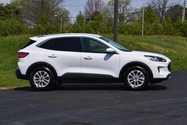 Photo of 2021 Oxford White Ford Escape