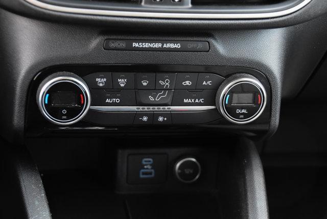 Photo of 2021 Oxford White Ford Escape