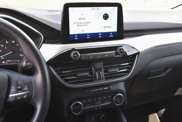 Photo of 2021 Oxford White Ford Escape