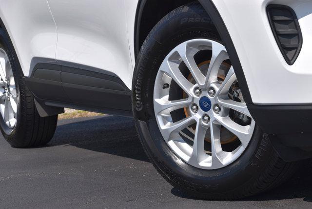 Photo of 2021 Oxford White Ford Escape
