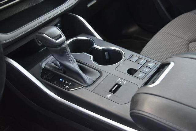 Photo of 2023 Wind Chill Pearl Toyota Highlander