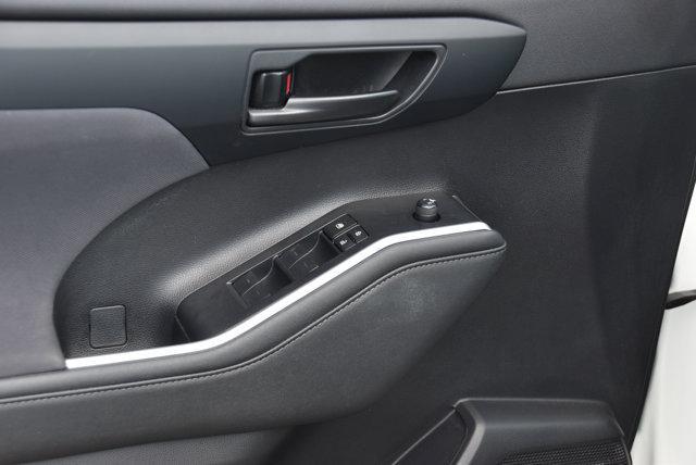 Photo of 2023 Wind Chill Pearl Toyota Highlander