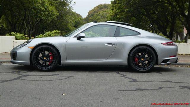 Photo of 2018 GT Silver Metallic Porsche 911
