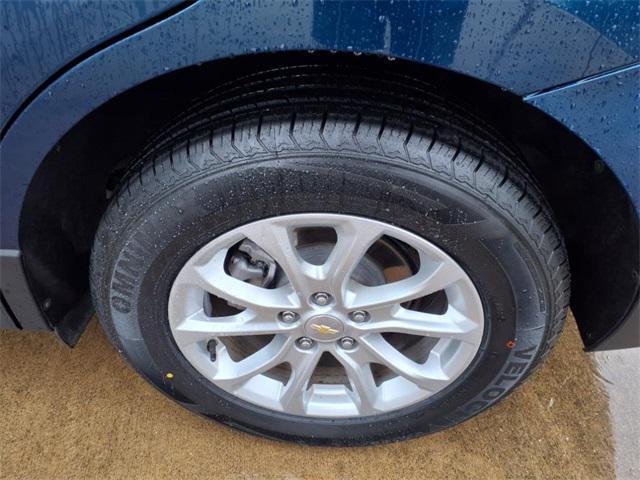Photo of 2021 Pacific Blue Metallic Chevrolet Equinox