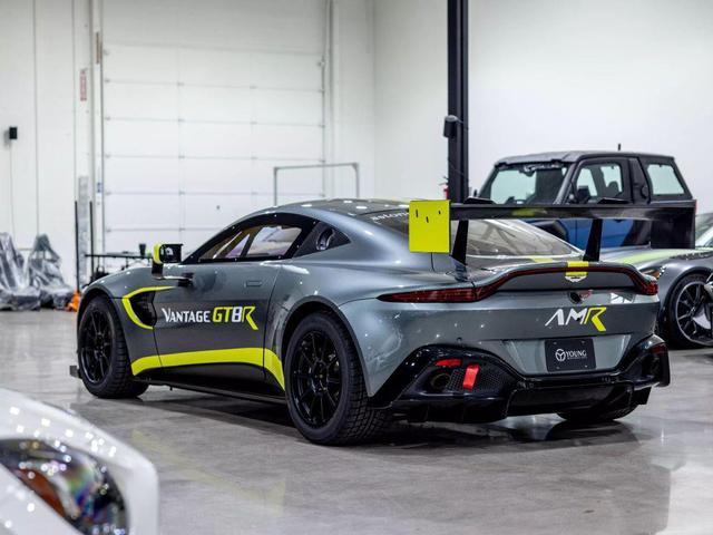 Photo of 2022 Green Aston Martin Vantage