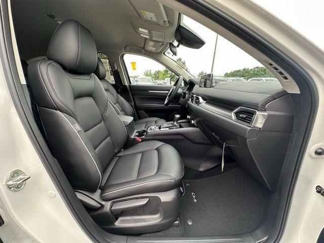 Photo of 2025 White Metallic Mazda CX-5