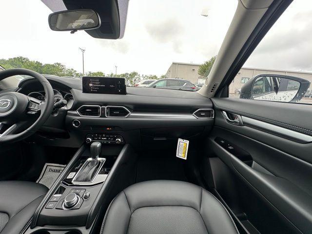 Photo of 2025 White Metallic Mazda CX-5