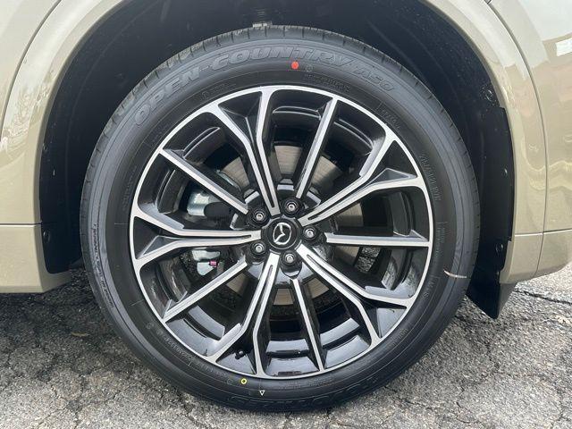 Photo of 2025 Zircon Mazda CX-70