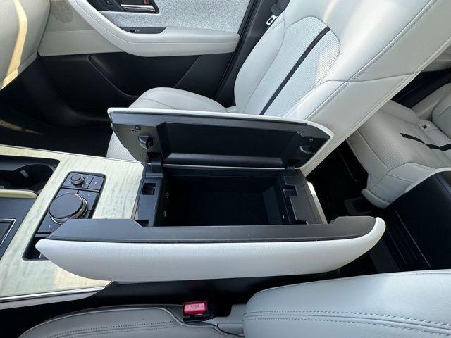 Photo of 2024 Rhodium Mazda CX-90