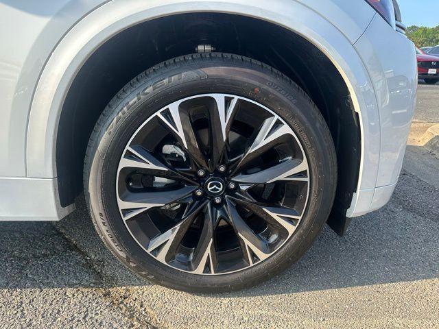Photo of 2024 Rhodium Mazda CX-90