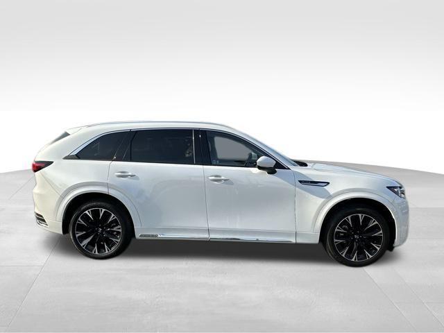 Photo of 2024 Rhodium Mazda CX-90