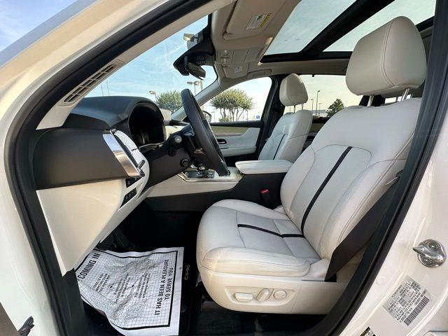 Photo of 2024 Rhodium Mazda CX-90