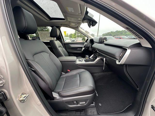 Photo of 2025 Platinum Mazda CX-90