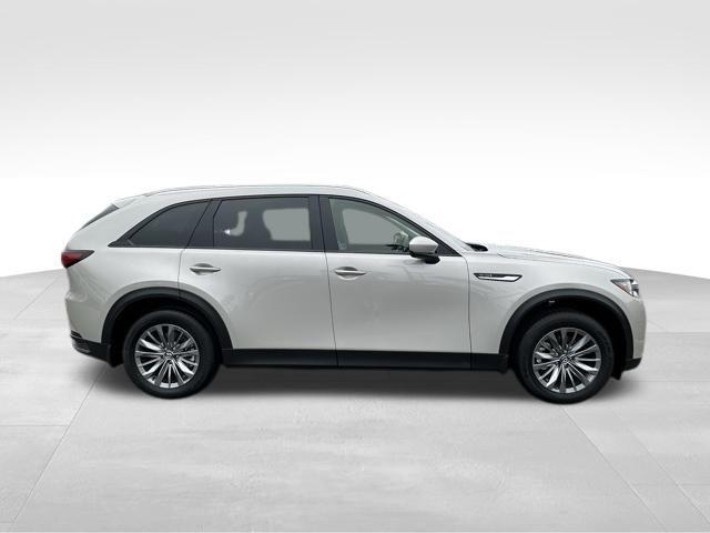Photo of 2025 Platinum Mazda CX-90