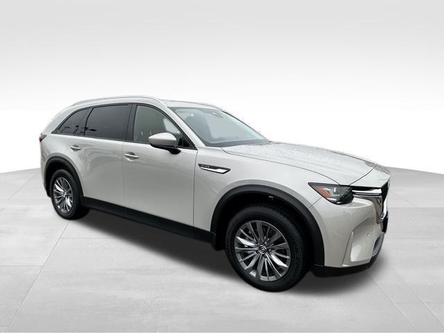 Photo of 2025 Platinum Mazda CX-90