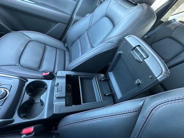 Photo of 2025 Gray Metallic Mazda CX-5