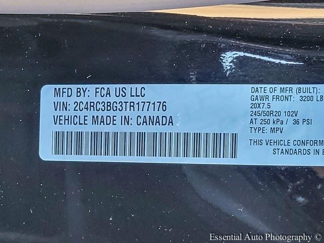 Photo of 2026 Diamond Black Chrysler Pacifica