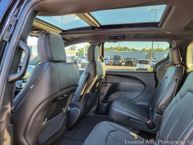 Photo of 2026 Diamond Black Chrysler Pacifica