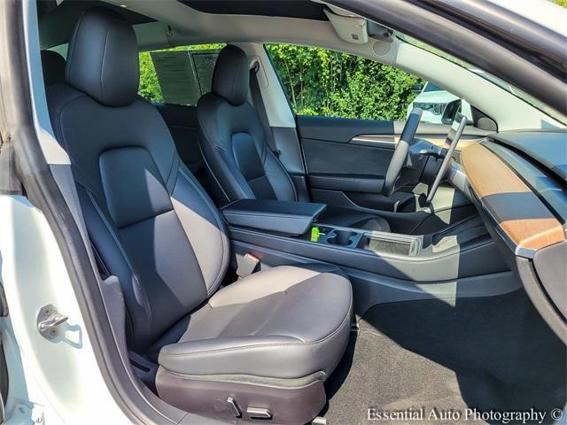 Photo of 2022 Pearl White Multi Tesla Model 3