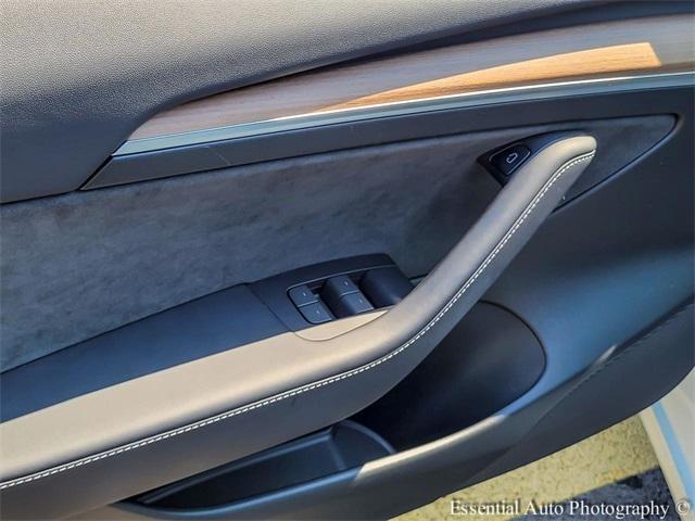 Photo of 2022 Pearl White Multi Tesla Model 3