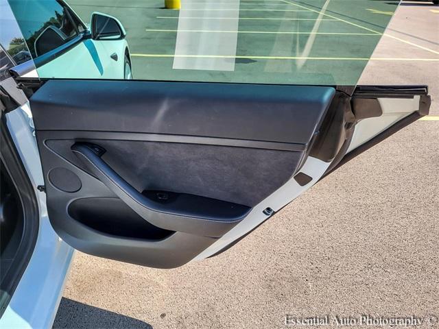 Photo of 2022 Pearl White Multi Tesla Model 3