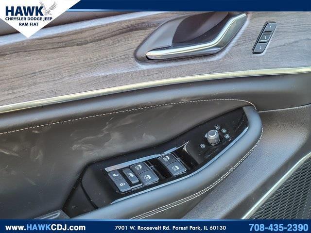 Photo of 2024 Diamond Black Jeep Grand Cherokee