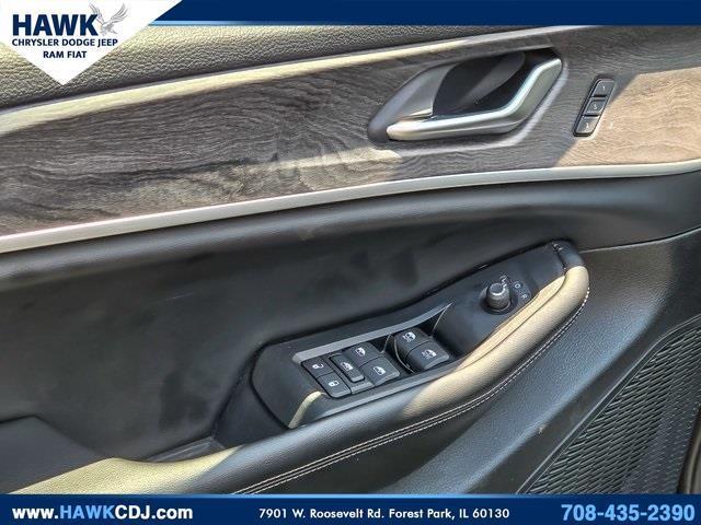 Photo of 2023 Diamond Black Jeep Grand Cherokee