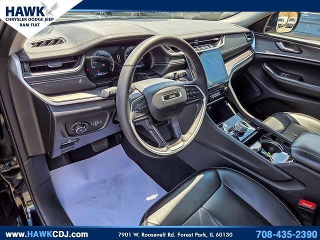 Photo of 2023 Diamond Black Jeep Grand Cherokee